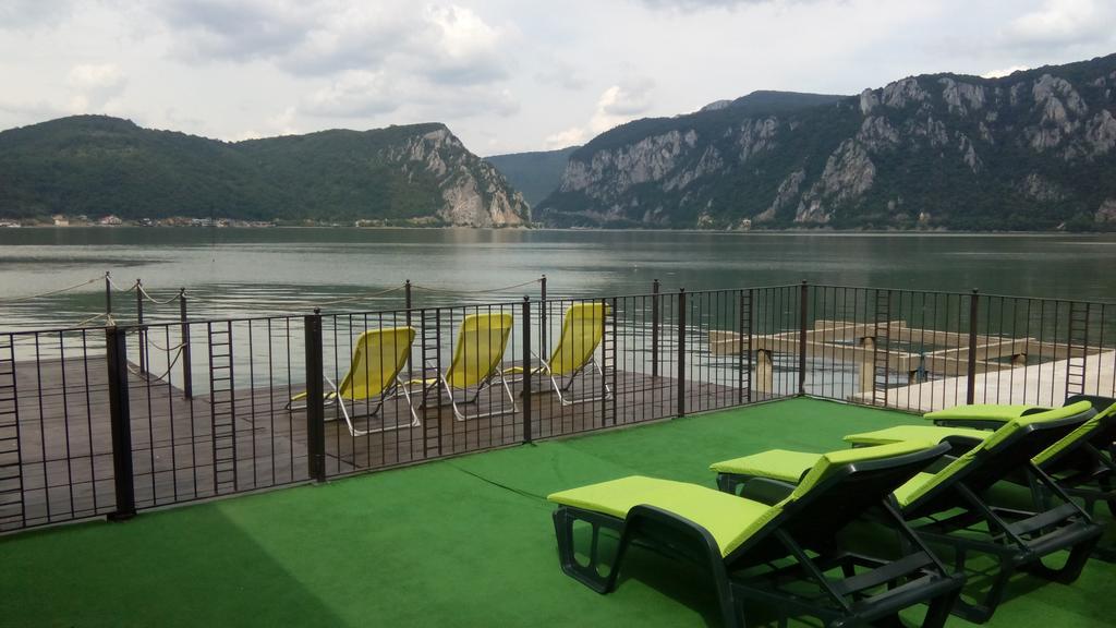 Vila Golful Dunarii Дубова Екстер'єр фото