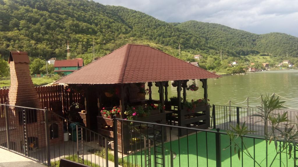 Vila Golful Dunarii Дубова Екстер'єр фото